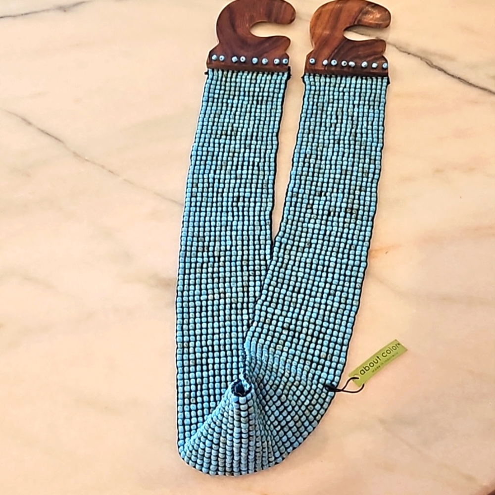 BEADED STRETCH BELT NWT TURQUOISE SEED BEADS WITH WOODEN BUCKLE